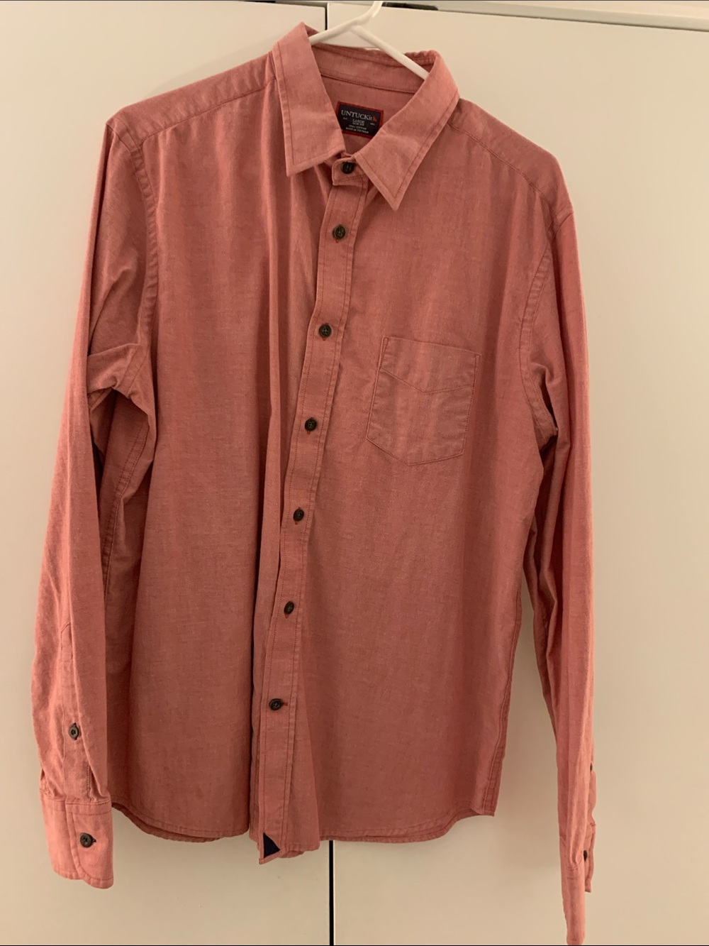 UNTUCKit Men's Button-Down Shirt in Chambray Red Color